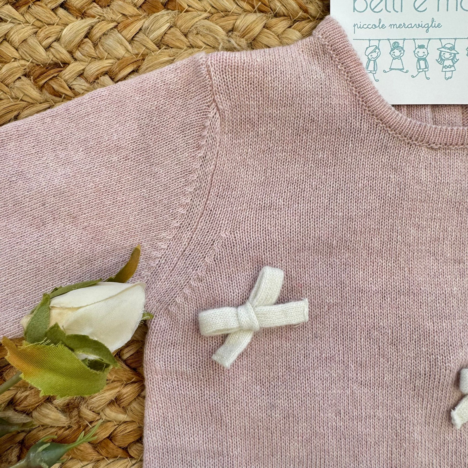 Tutina neonata lana e cashmere rosa con fiocchetti e scarpette