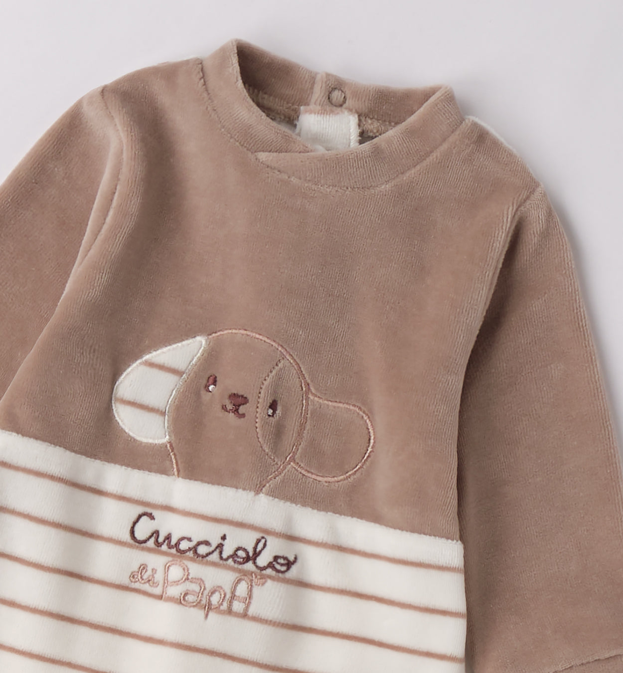 Tutina neonato ciniglia beige e panna davanti con ricamo cucciolo e scritta