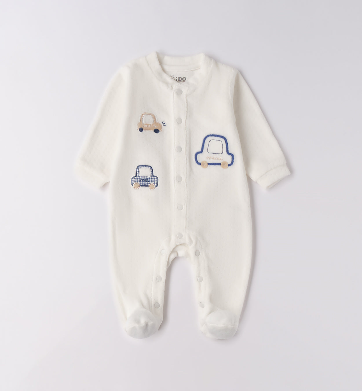 Tutina neonato in caldo cotone bianco piegata con ricamo macchinine