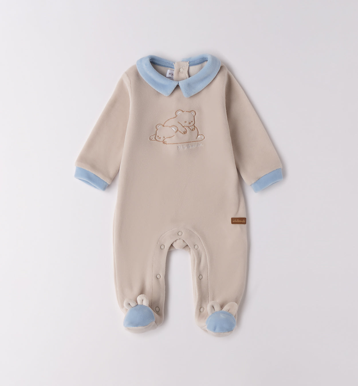 Tutina neonato in ciniglia beige e celeste con ricamo due orsetti e piedini chiusi