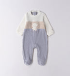 Tutina neonato in ciniglia panna, beige e grigio con orsetto applicato sul petto
