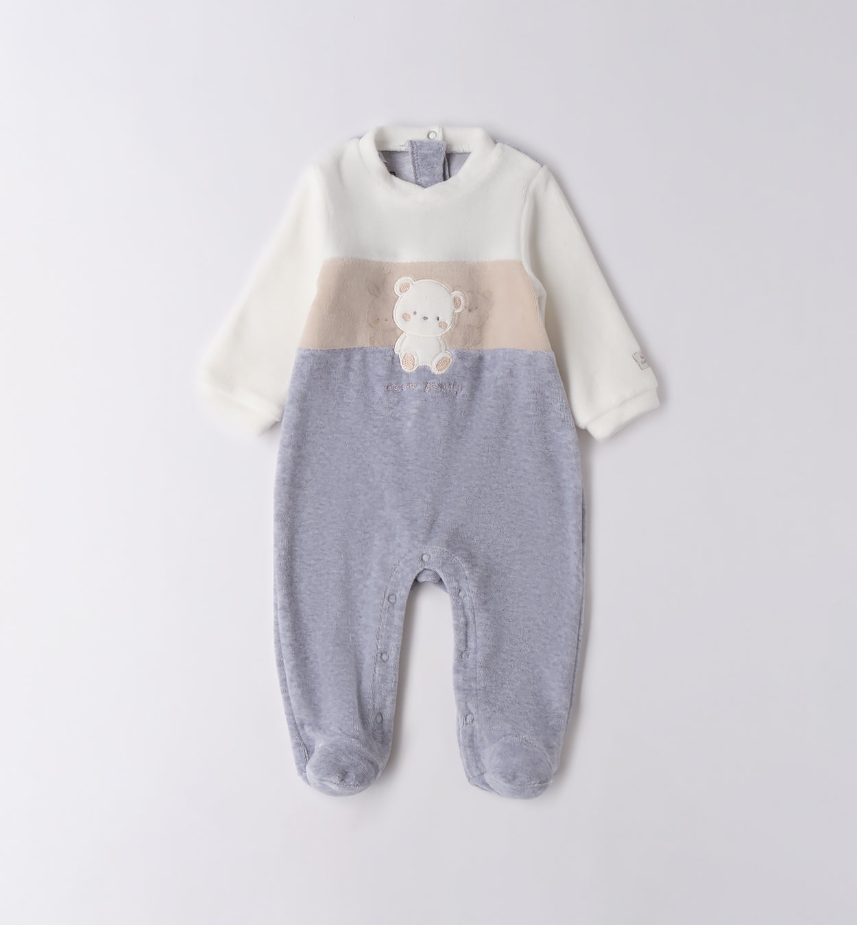 Tutina neonato in ciniglia panna, beige e grigio con orsetto applicato sul petto