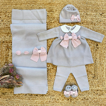 Uscita clinica neonata in pura lana grigio e rosa con abito, pantalone, copertina, cappellino e scarpine