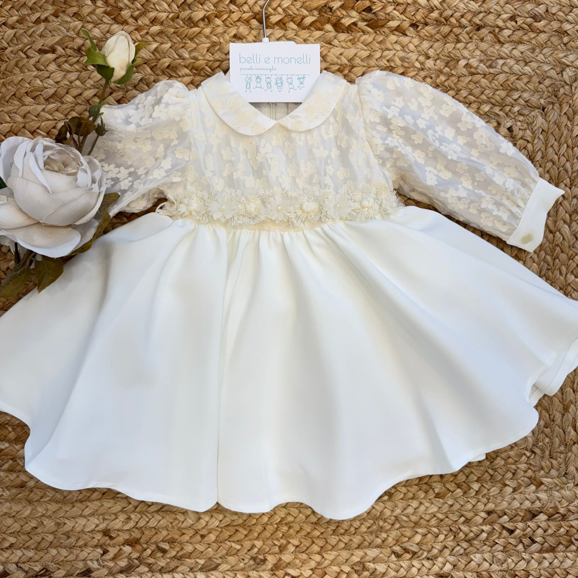 Vestito battesimo bambina avorio con ricami in pizzo