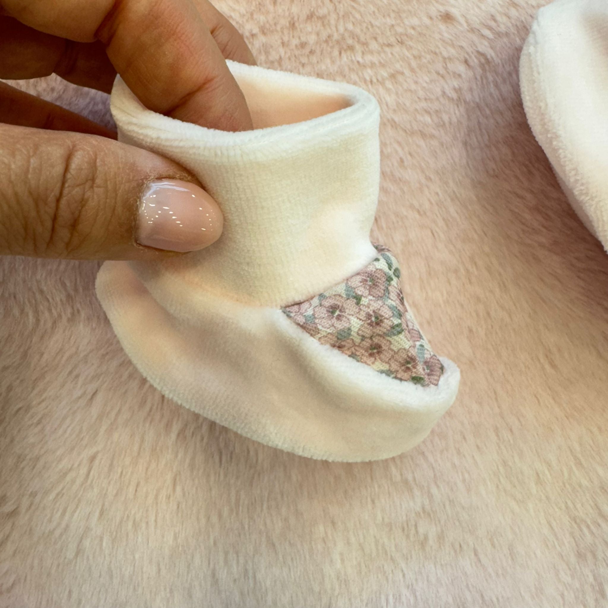 Uscita clinica neonata rosa in ciniglia e pelliccia con dettagli floreali/NUOVA COLLEZIONE