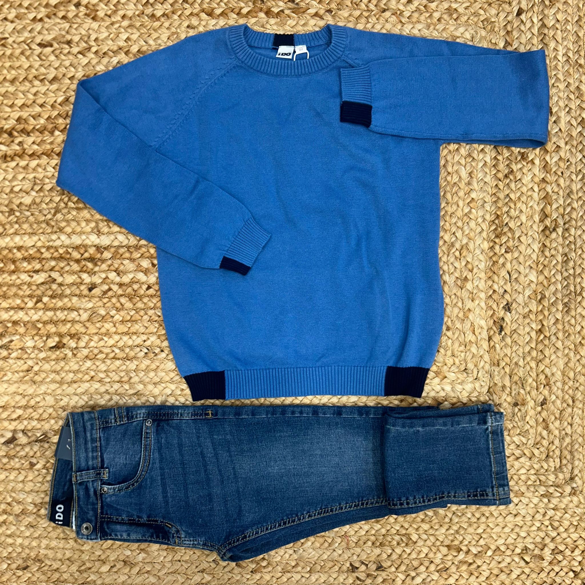 Maglioncino bambino bluette con dettagli blu navy e jeans