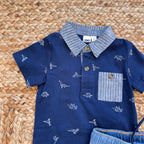 COMPLETO IDO POLO DINOSAURI E SHORTS DENIM
