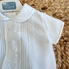 PAGLIACCETTO BATTESIMO MASCHIETTO BIANCO CON PIZZO E COLLETTO RICAMATO