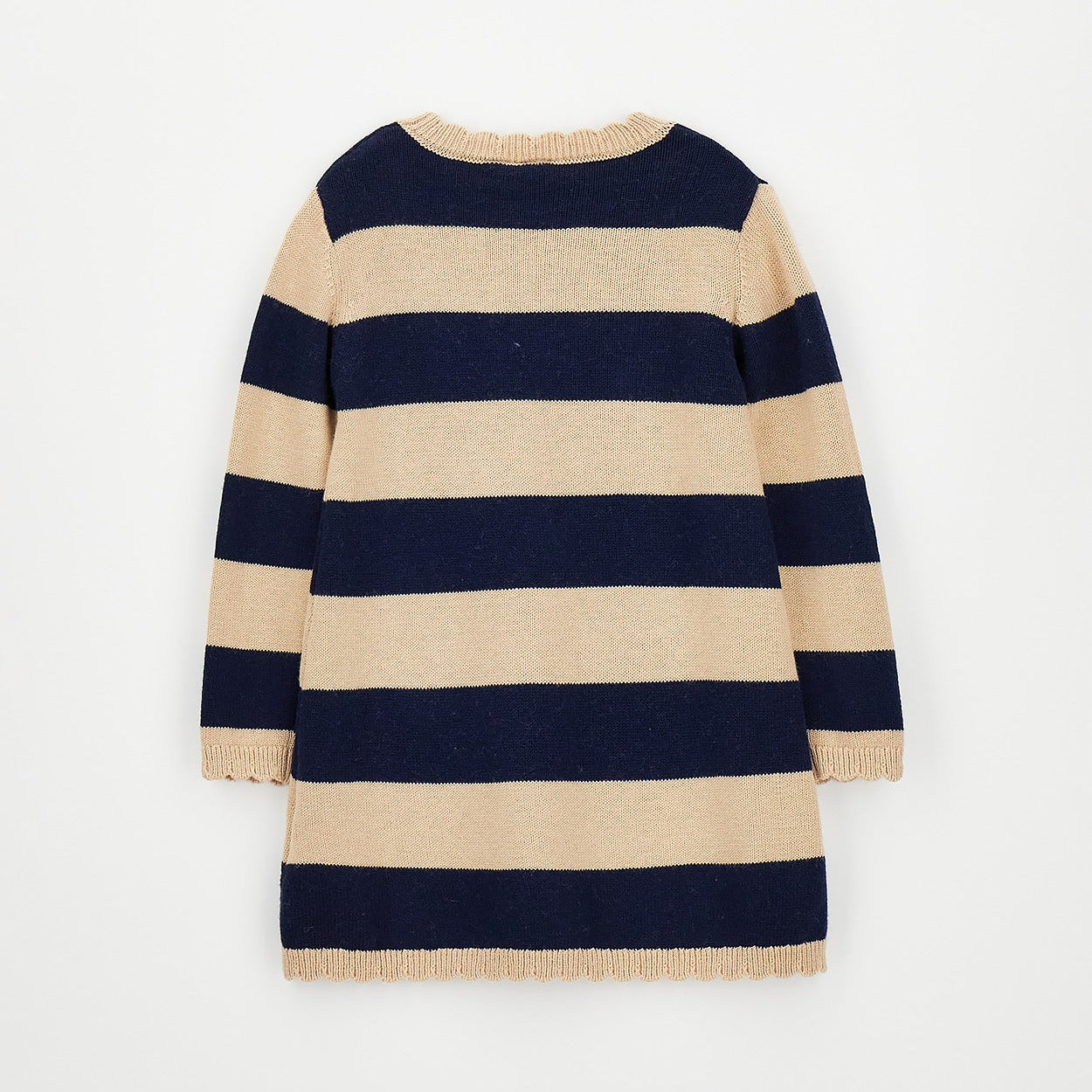 Abito bimba blu e beige in maglia a righe con fiori applicati indossato