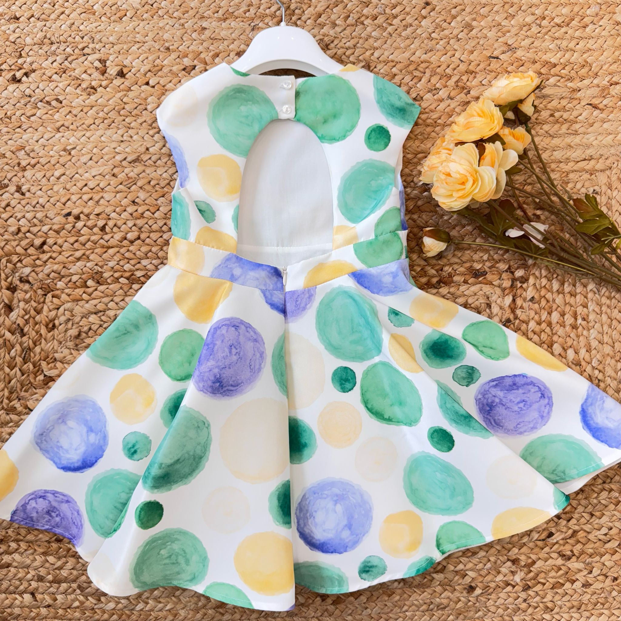 Retro abito bambina con apertura a goccia sulla schiena
