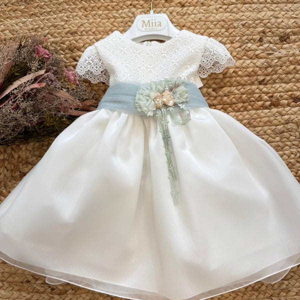 Abito cerimonia bianco con cintura verde salvia