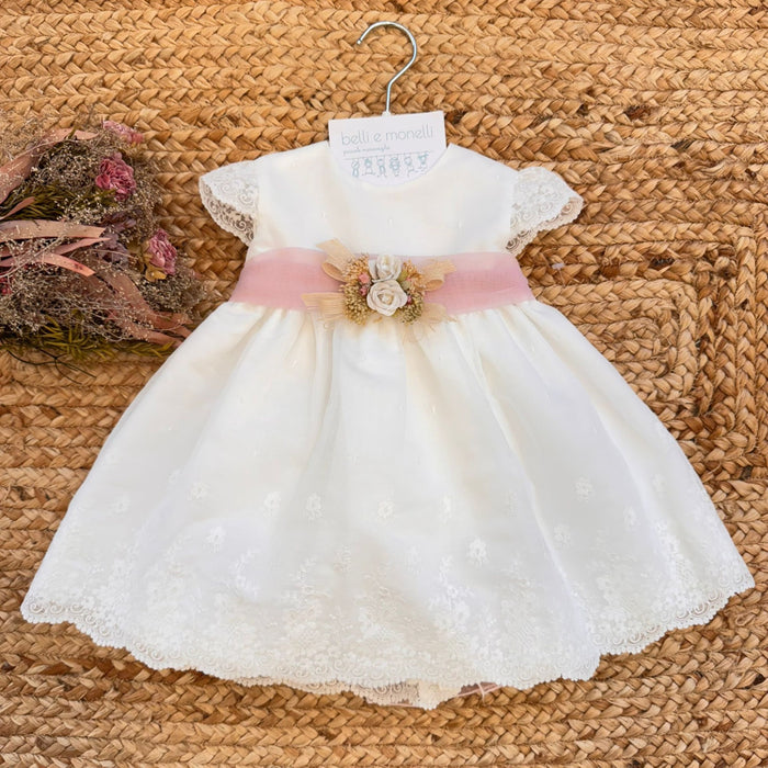 abito battesimo bimba bianco con fascia rosa e fiori in vita