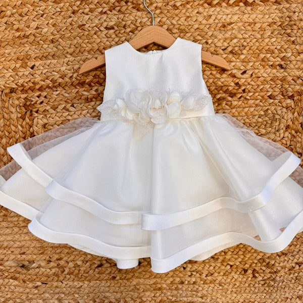 Abito battesimo bimba bianco con fiori applicati in vita e gonna ampia in tulle