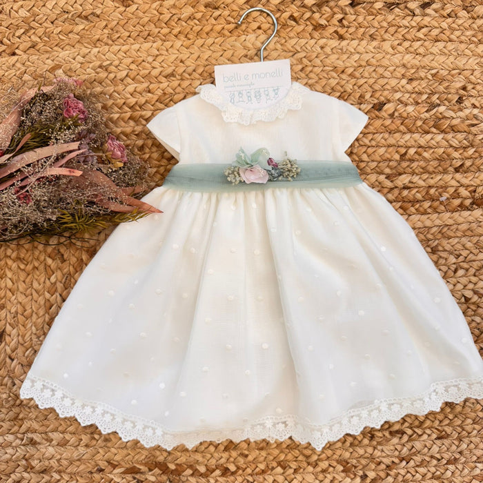 Abito battesimo bimba elegante con cintura in tulle verde salvia e fiori