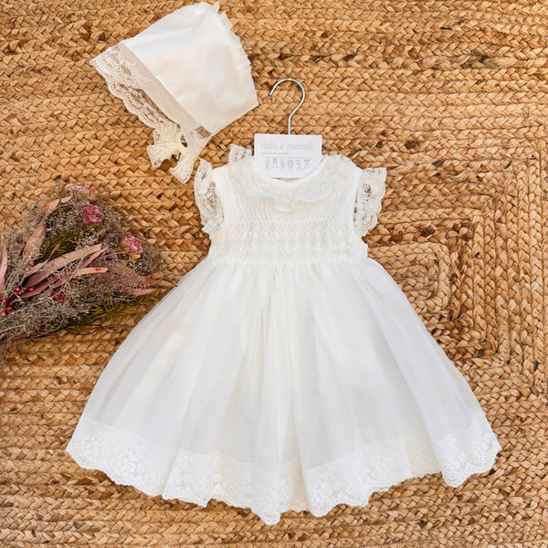 abito battesimo bimba con cuffia e coulotte bianco con corpino smock e bordo ricamato