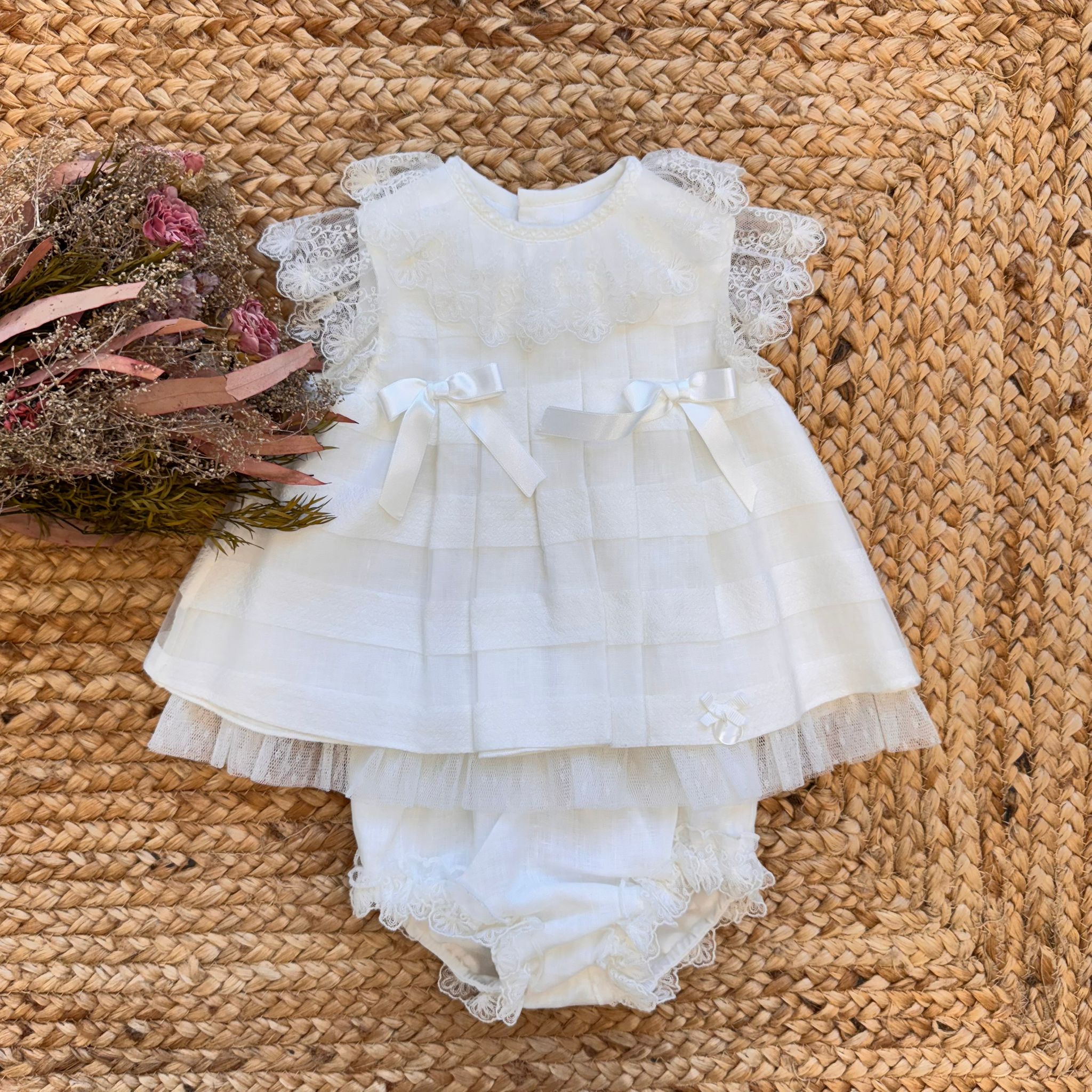 Abito battesimo bimba elegante in lino panna con pizzo e fiocchi Baby Lord