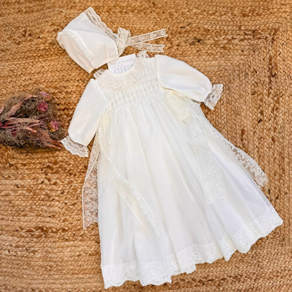 abito battesimo bimba lungo panna con cuffietta coordinata e pizzo