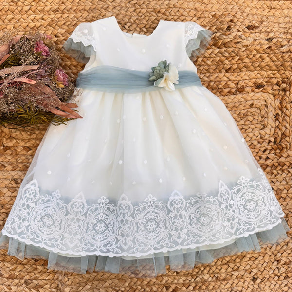 abito battesimo bimba avorio con tulle ricamato e fascia verde salvia