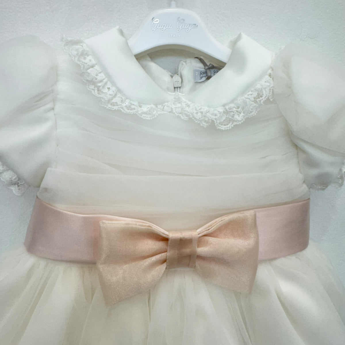 Abito battesimo bimba in tulle e pizzo con fiocco rosa cipria, foto 10