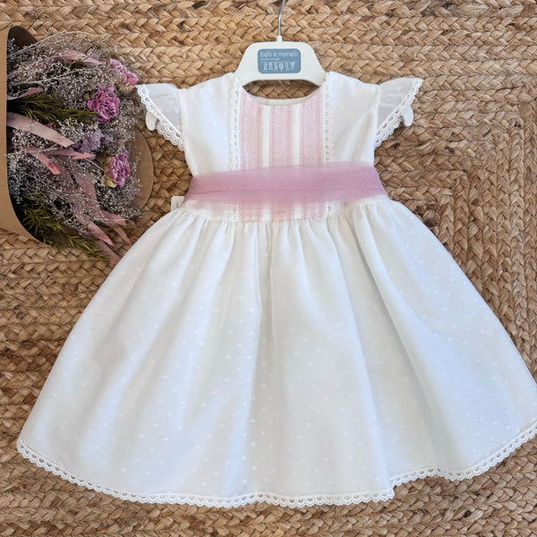 Abito da battesimo panna con fascia rosa antico e pois ricamati
