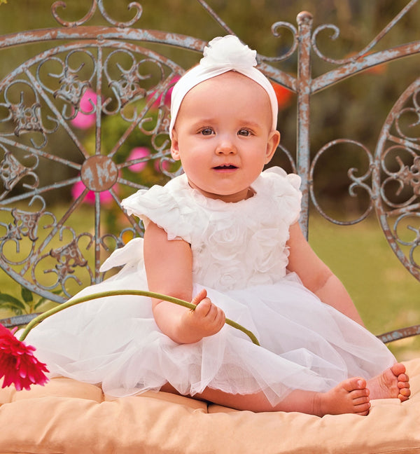 abito battesimo bianco con roselline applicate e gonna in tulle