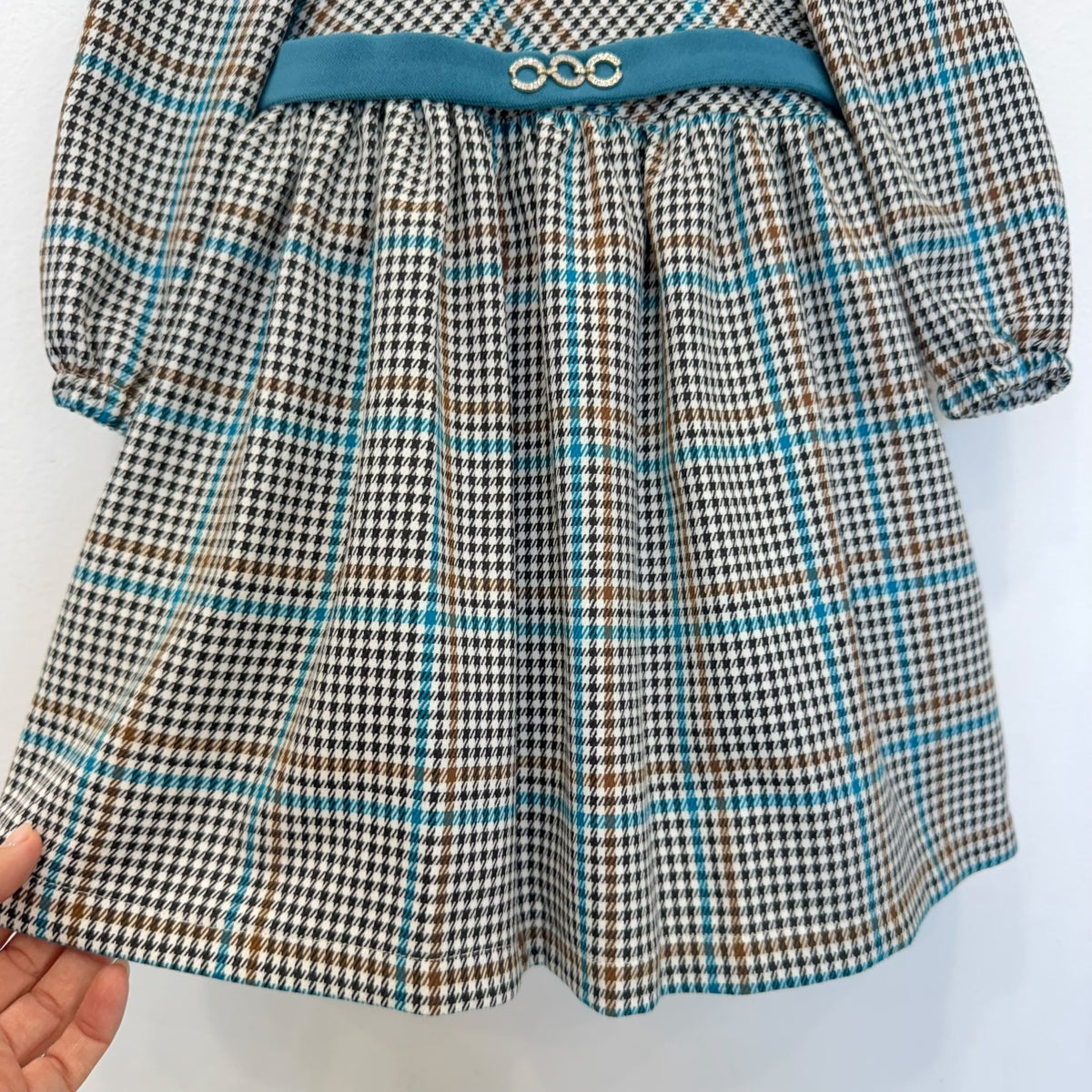 Abito bimba primo compleanno pied de poule con fascia petrolio e applicazione gioiello