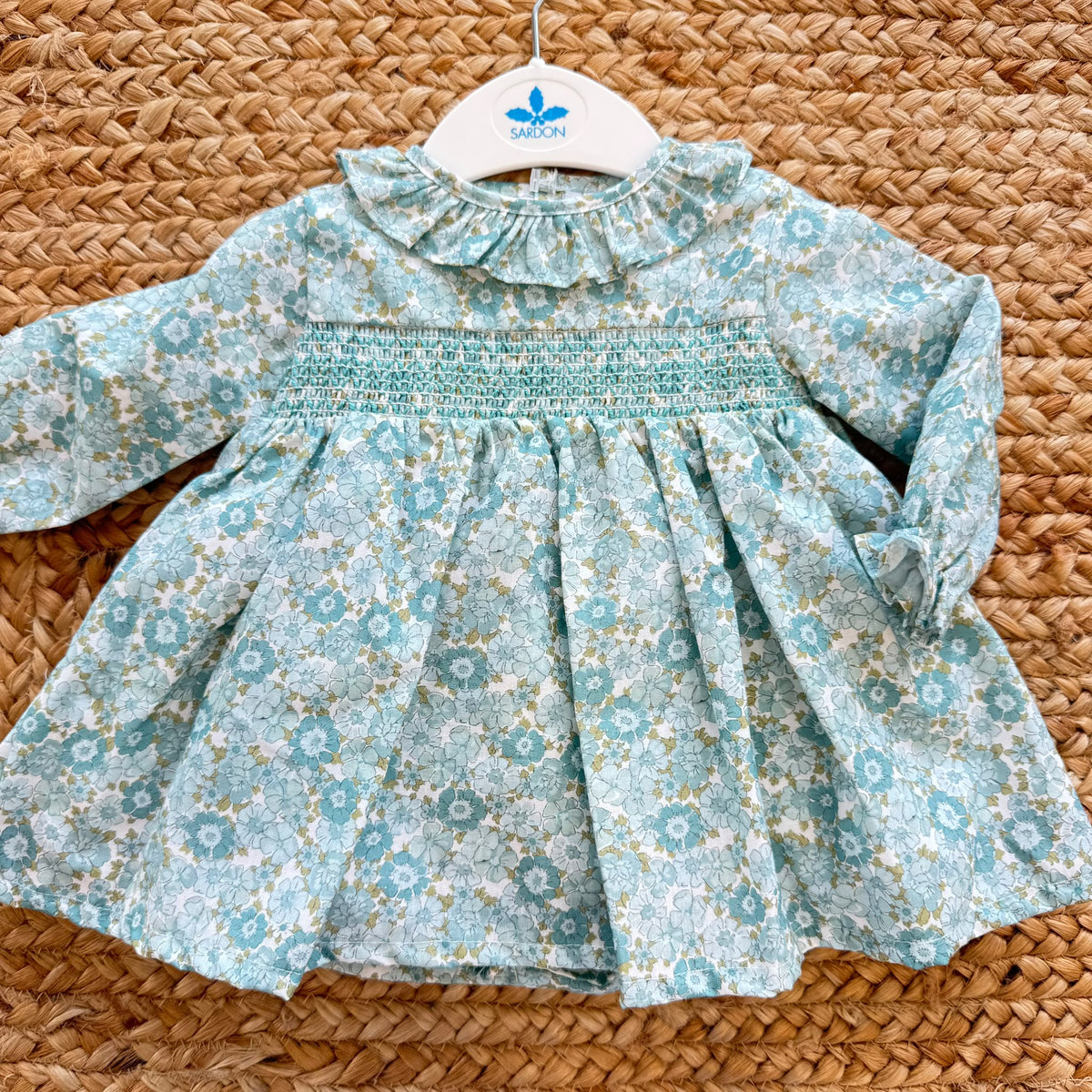 Abito bimba in cotone floreale verde acqua con punto smock e colletto arricciato