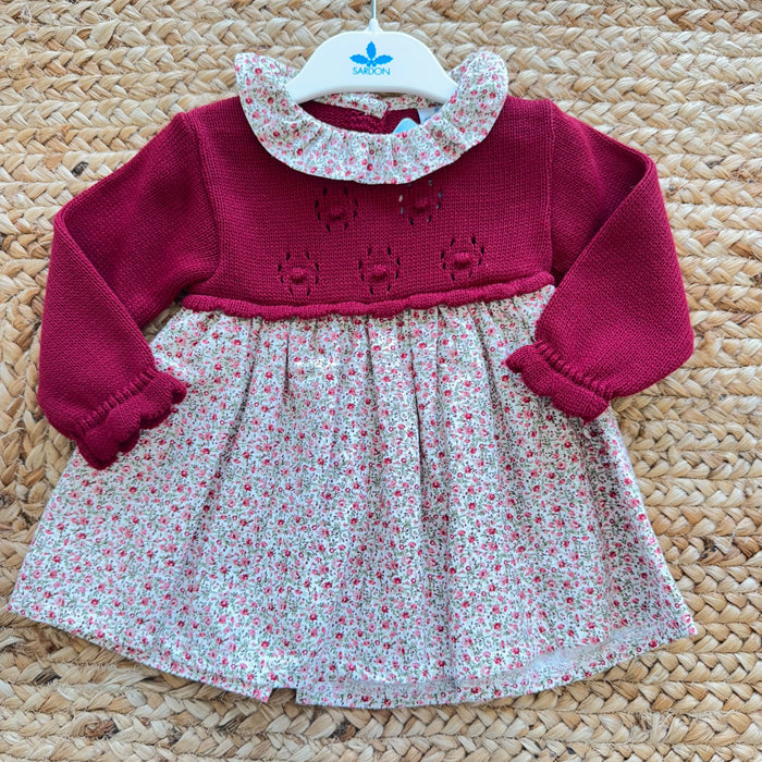 Abito bimba rosso bordeaux floreale con parte superiore in maglia e gonna fantasia