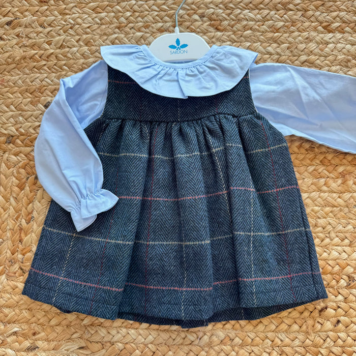Abito bimba tartan blu con camicia azzurra in cotone e colletto volant