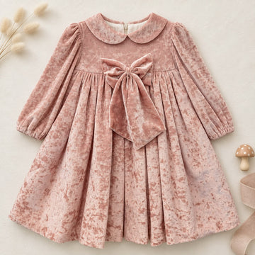Abito elegante bimba in velluto rosa cipria con strass, colletto arrotondato e grande fiocco