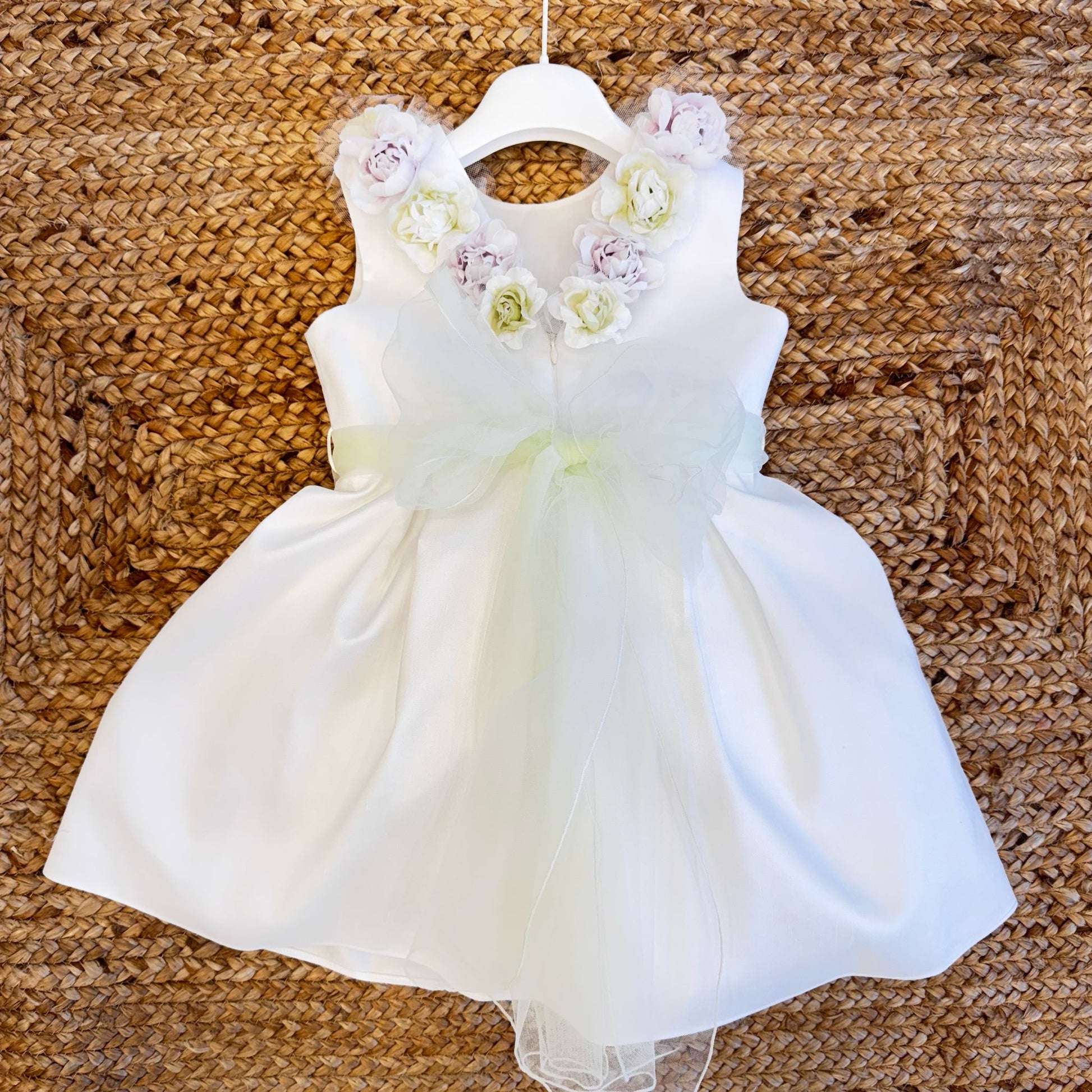 Abito damina shantung con fiori lilla e verde, fiocco in tulle