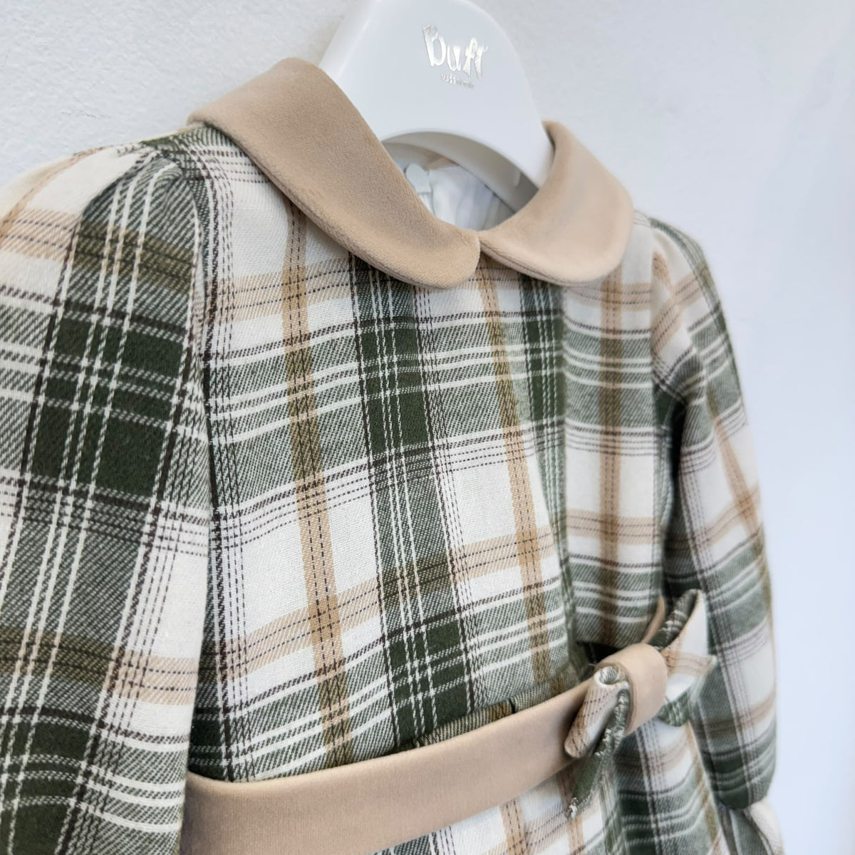 Abito bimba tartan verde e beige con colletto Peter Pan e fiocco laterale coordinato