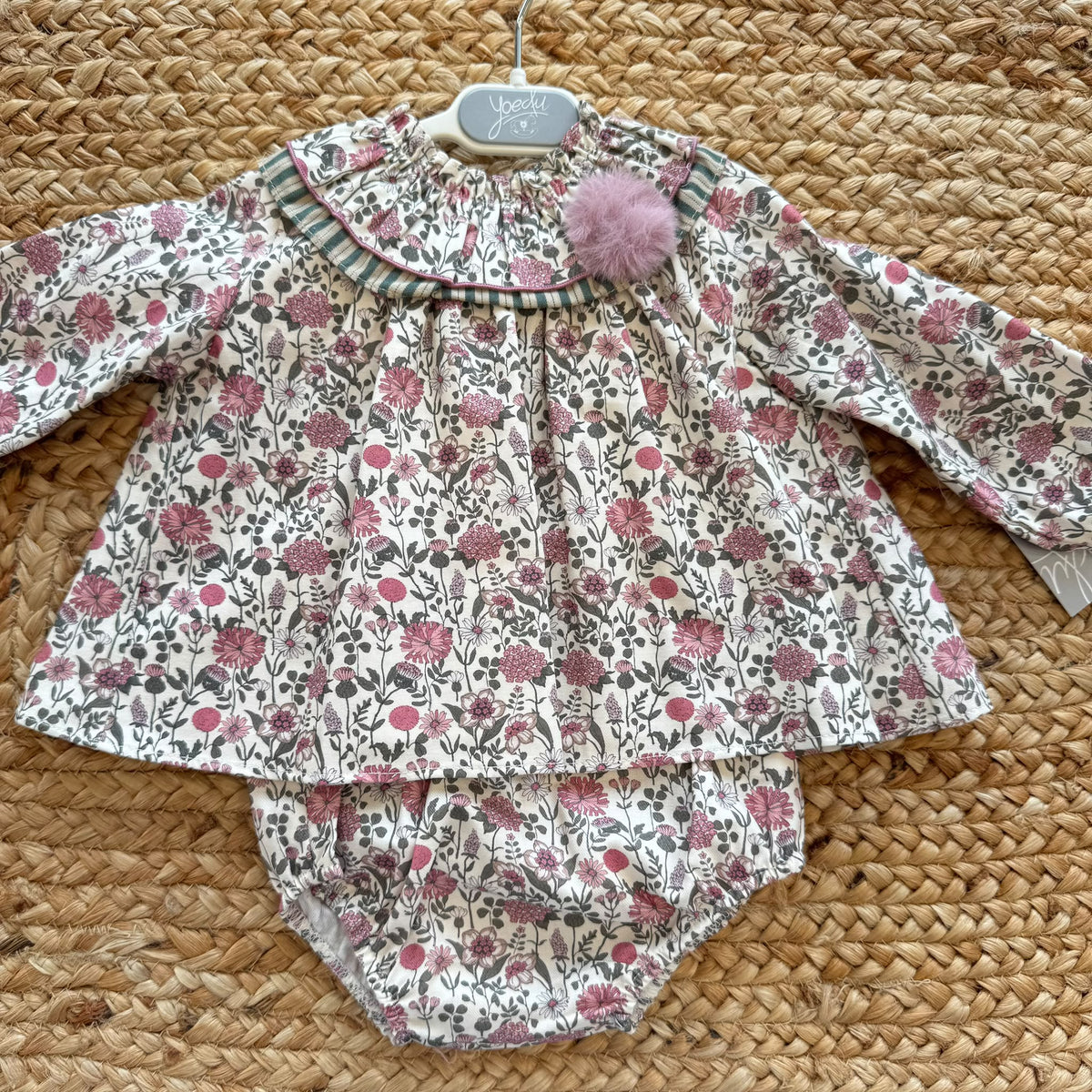Abito pagliaccetto bimba floreale rosa con culotte coordinata e colletto volant