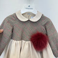 Abito elegante bimba panna con corpetto pied de poule, pompon bordeaux e dettagli in velluto verde