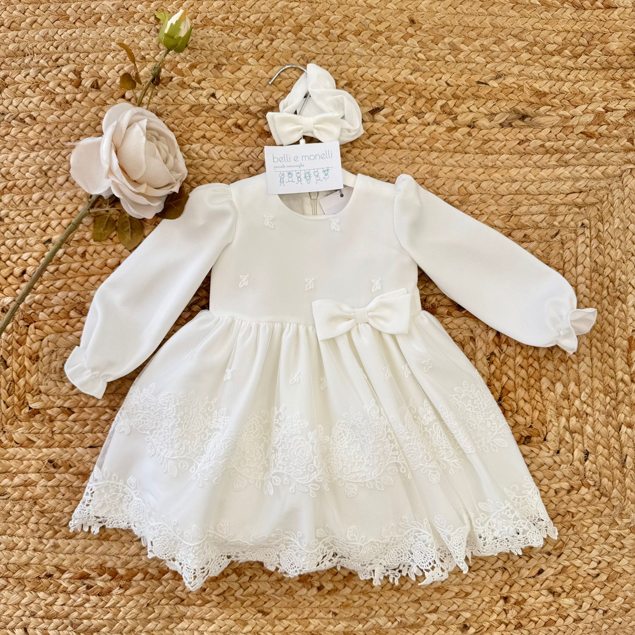 abito battesimo bimba bianco con fiocco e macramè