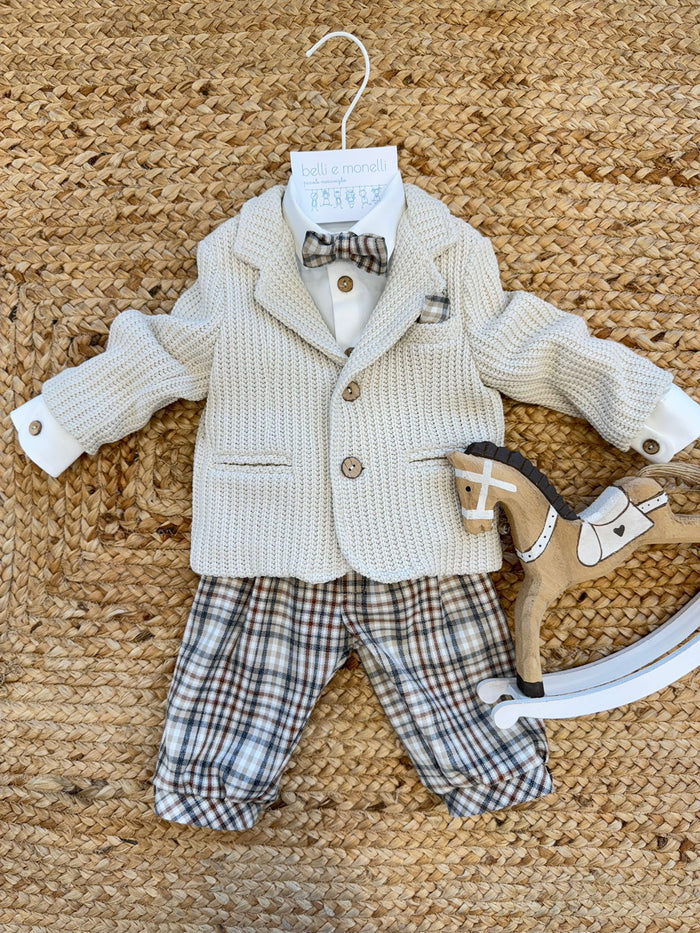 abito battesimo bimbo con giacca in maglia e pantaloni a quadri