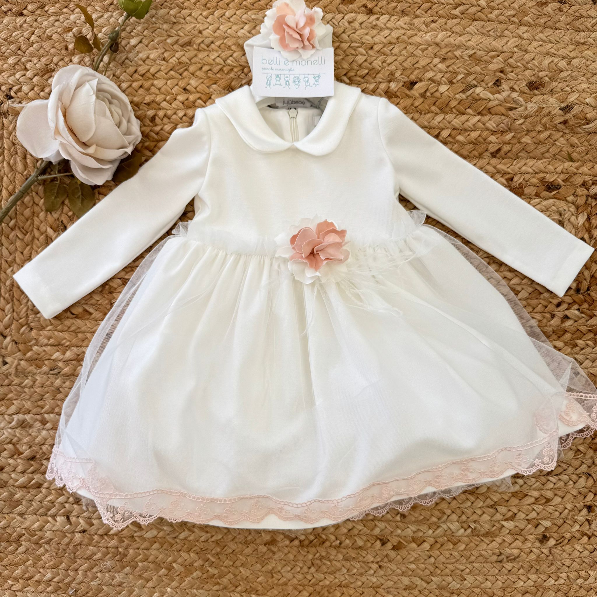 abito battesimo neonata panna con fiore e pizzo rosa cipria
