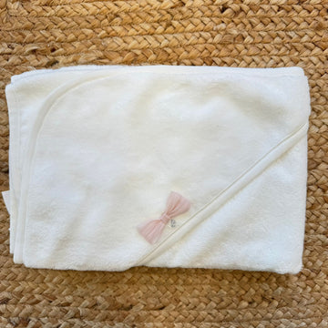 Inserto in pizzo floreale su tutina e copertina