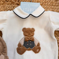 applicazione orsetto con papillon e gilet sartoriale su tutina neonato