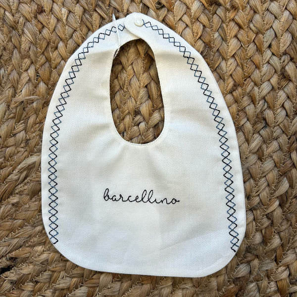 Bavaglino neonato Barcellino con ricami blu e azzurri