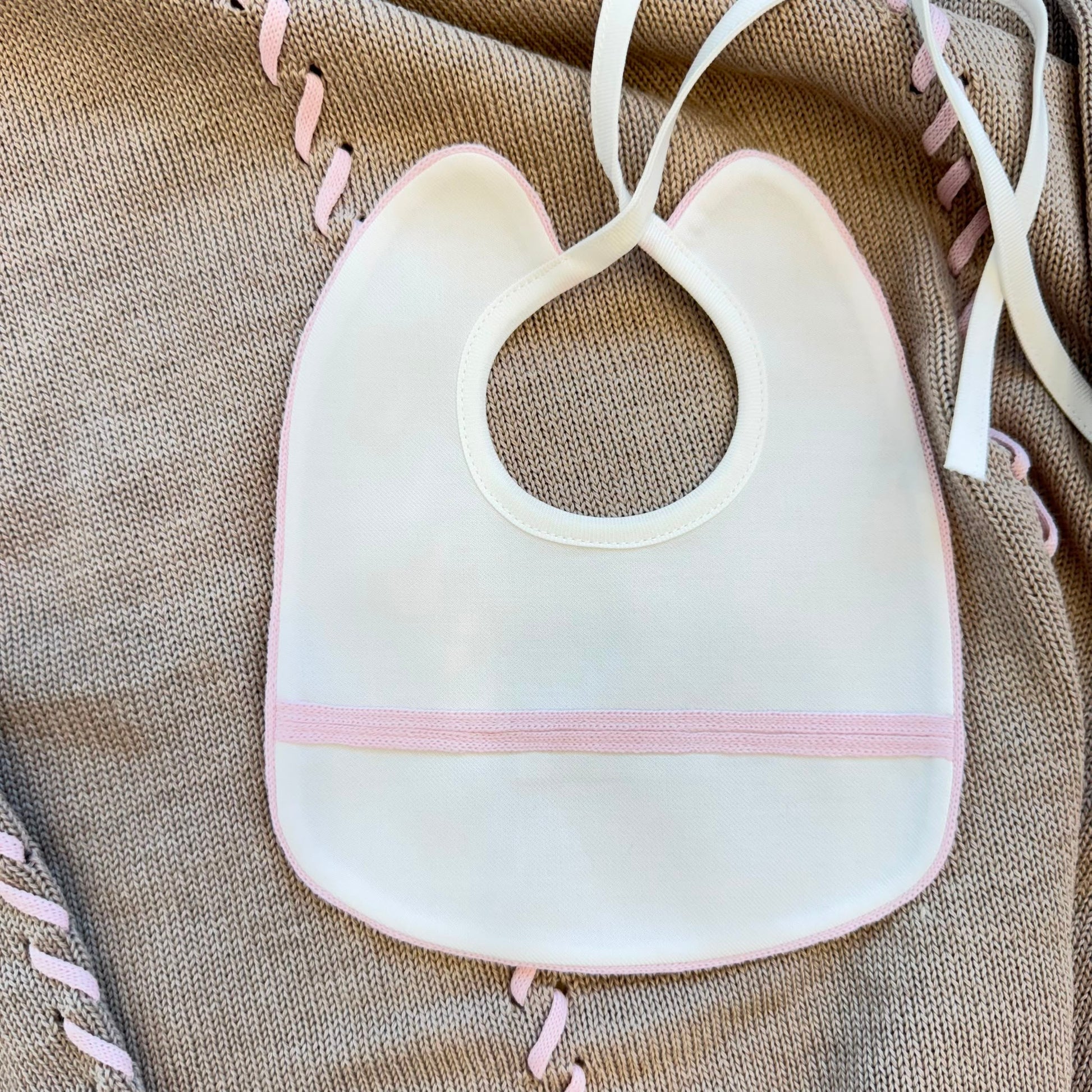 Uscita clinica neonata in lana merino tortora e rosa con copertina e completo coordinato