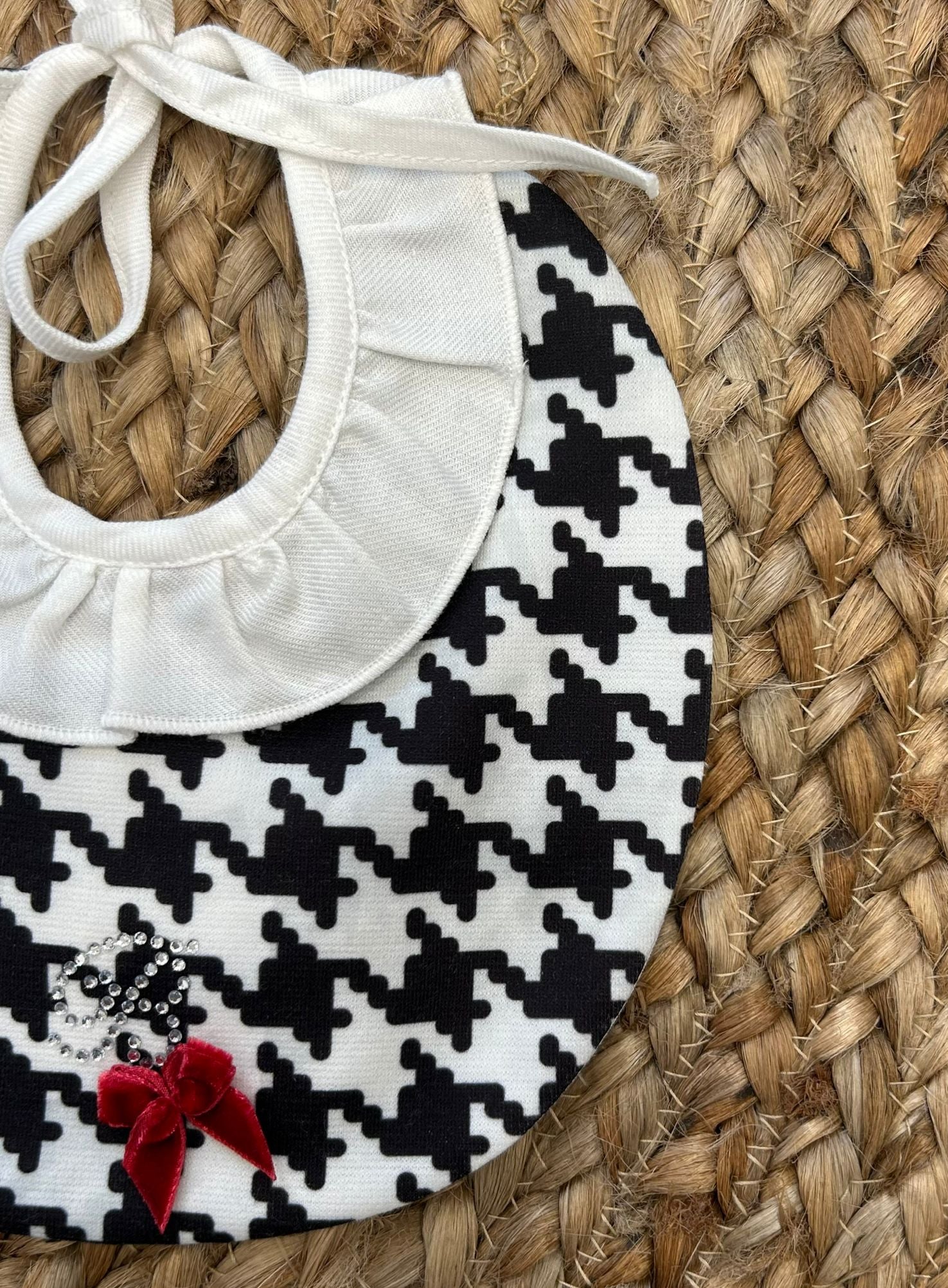 Bavaglino neonato pied de poule con fiocco in velluto rosso e strass
