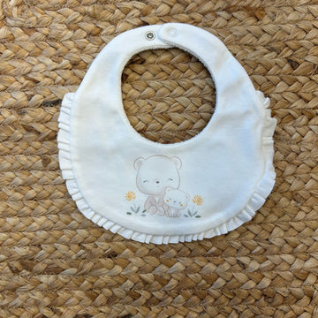 Bavaglino neonata bianco con balza e stampa orsetti mamma e cucciolo.
