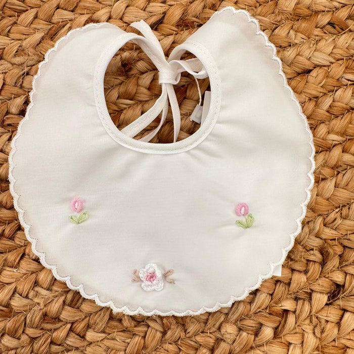 bavetta neonata cotone bianco con ricami floreali rosa elegante