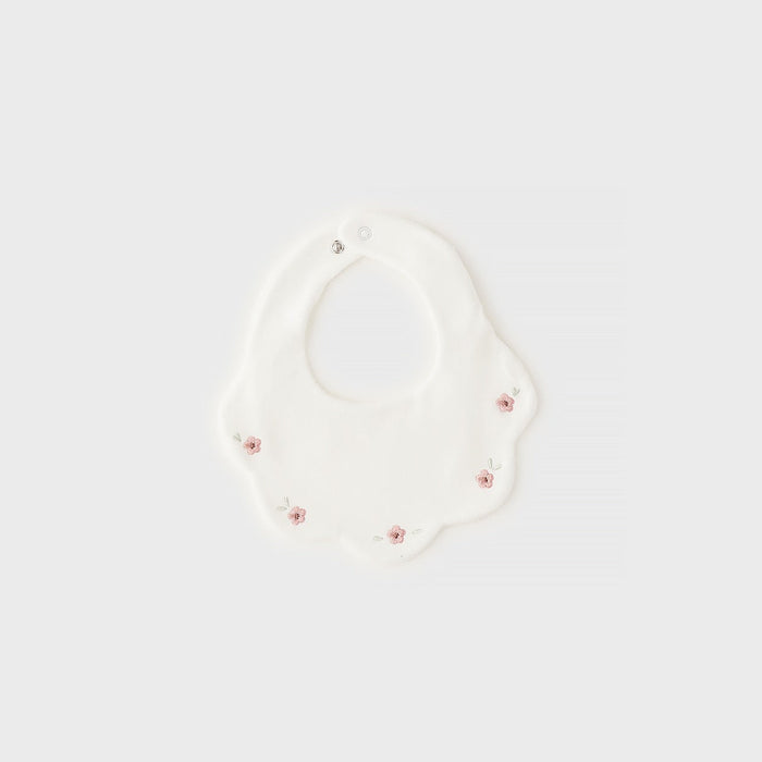 Bavetta neonata in 100% cotone con piccoli fiorellini rosa ricamati per corredino nascita bambina