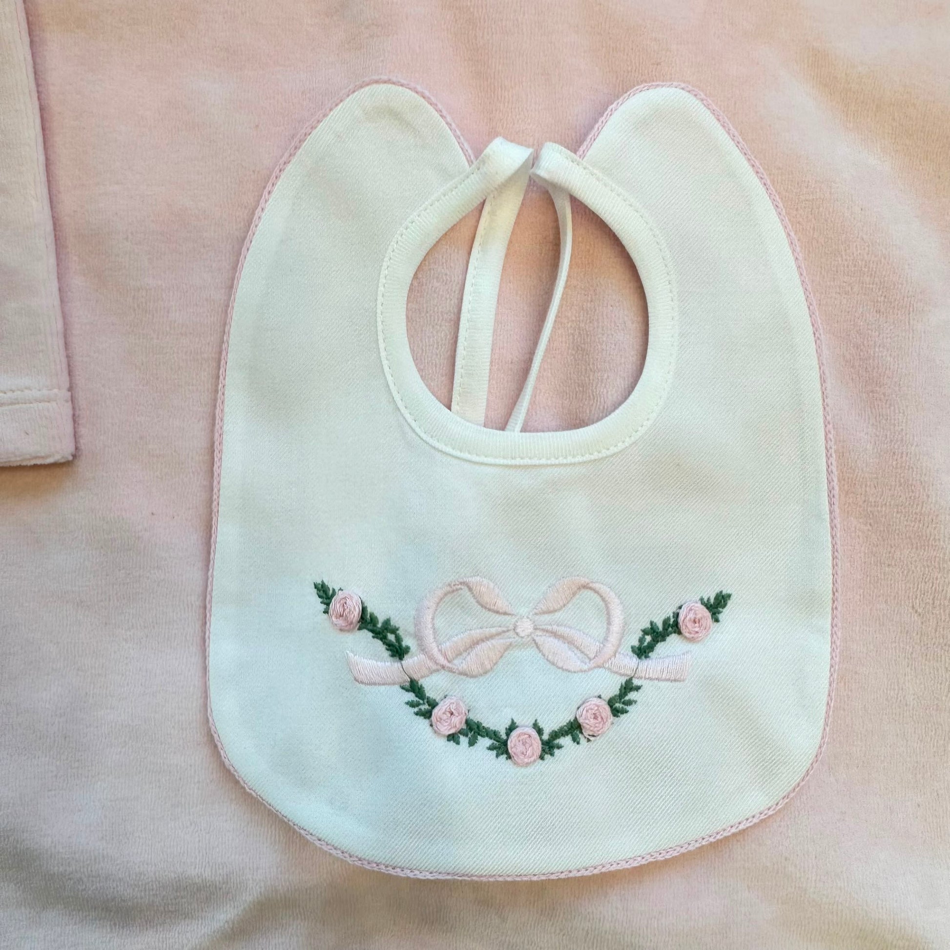 Uscita clinica neonata in ciniglia rosa con copertina, tutina e accessori coordinati