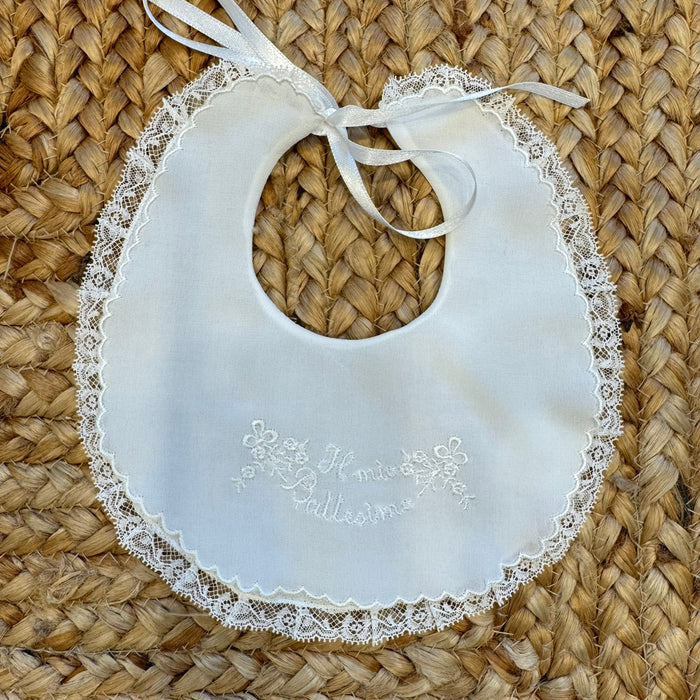 bavetta battesimo in pura seta con bordo in pizzo e fiocco in raso