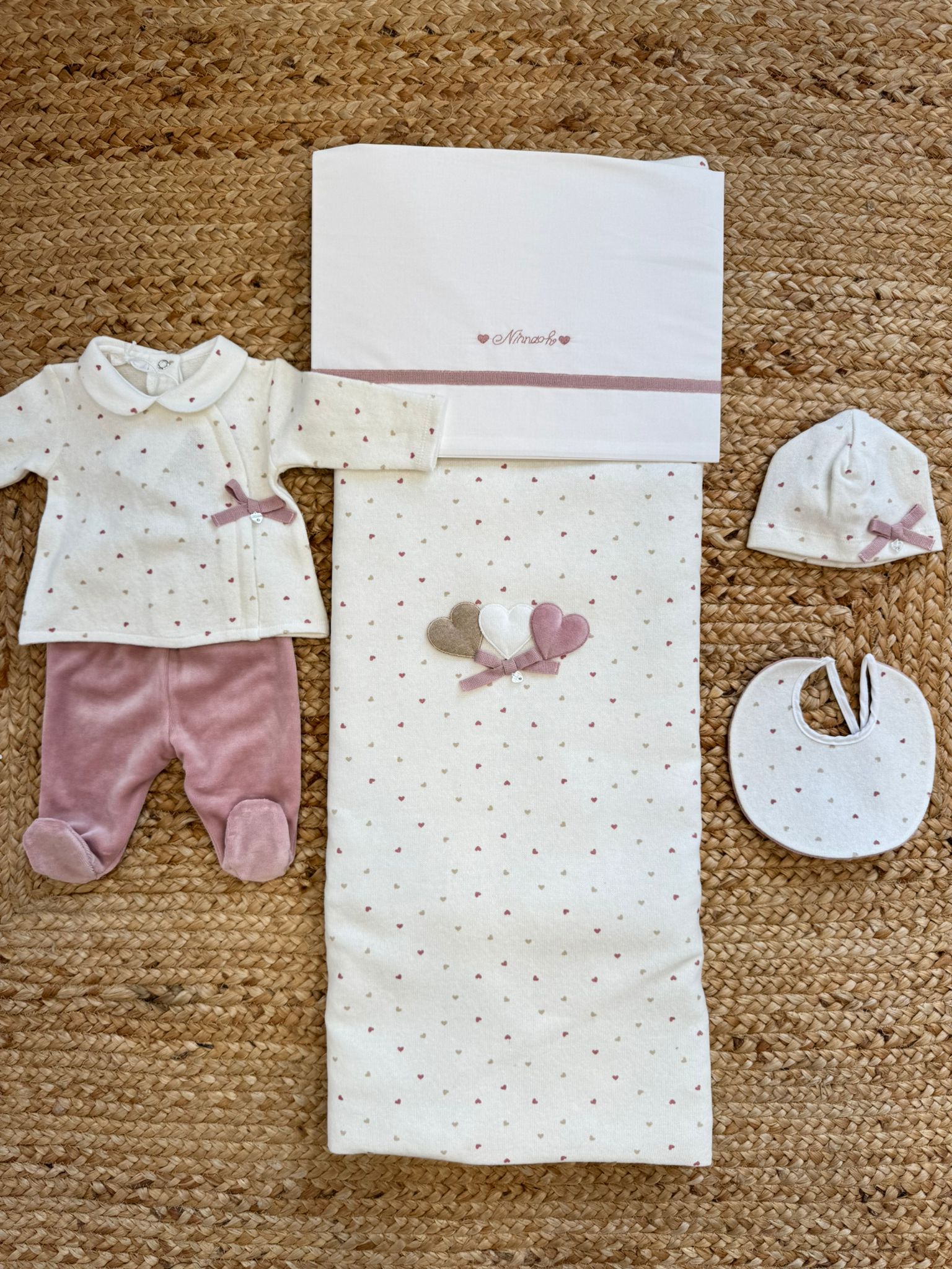 bavetta neonata panna con cuoricini