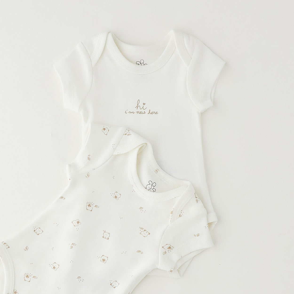 Set 2 body neonato unisex in caldo cotone bianco con scritta e fantasia orsetti per corredino nascita