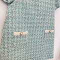 Abito elegante bambina in tweed verde acqua con dettagli gioiello avorio, maniche corte e linea svasata
